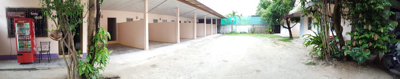 Montra Guesthouse Ranong Bagian luar foto